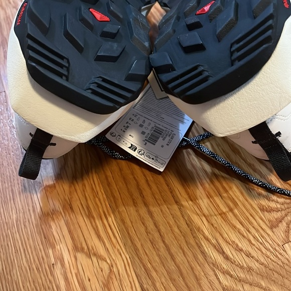 Salomon Elixir Gore-Tex Size 8 NWT - Picture 8 of 14